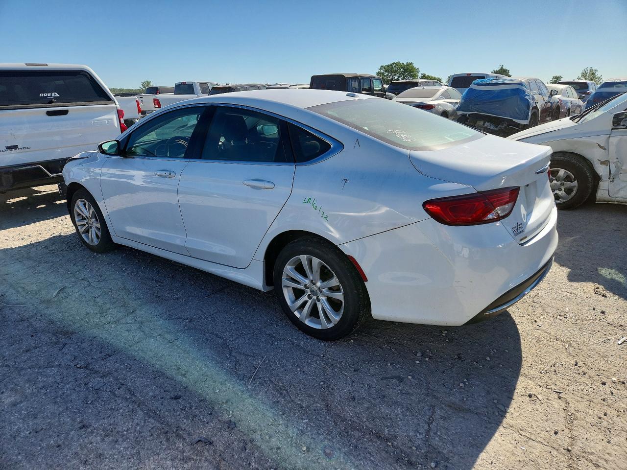 2015 CHRYSLER 200 LIMITED photo 4