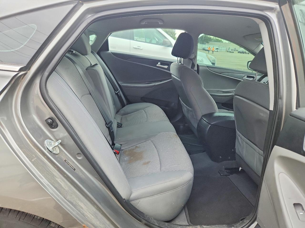 2014 HYUNDAI SONATA GLS photo 19