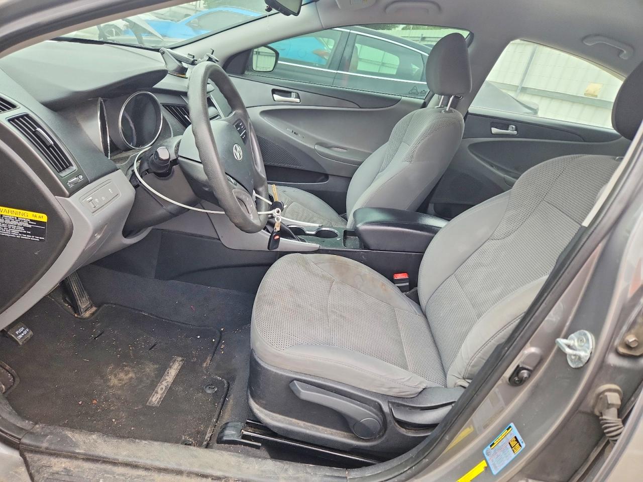2014 HYUNDAI SONATA GLS photo 13