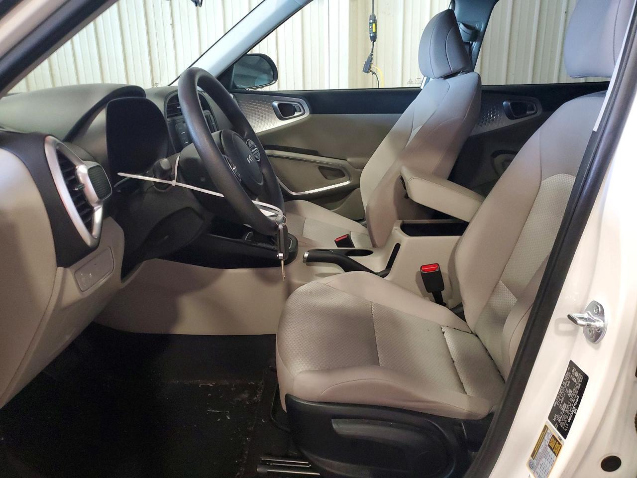 2025 KIA SOUL LX photo 13