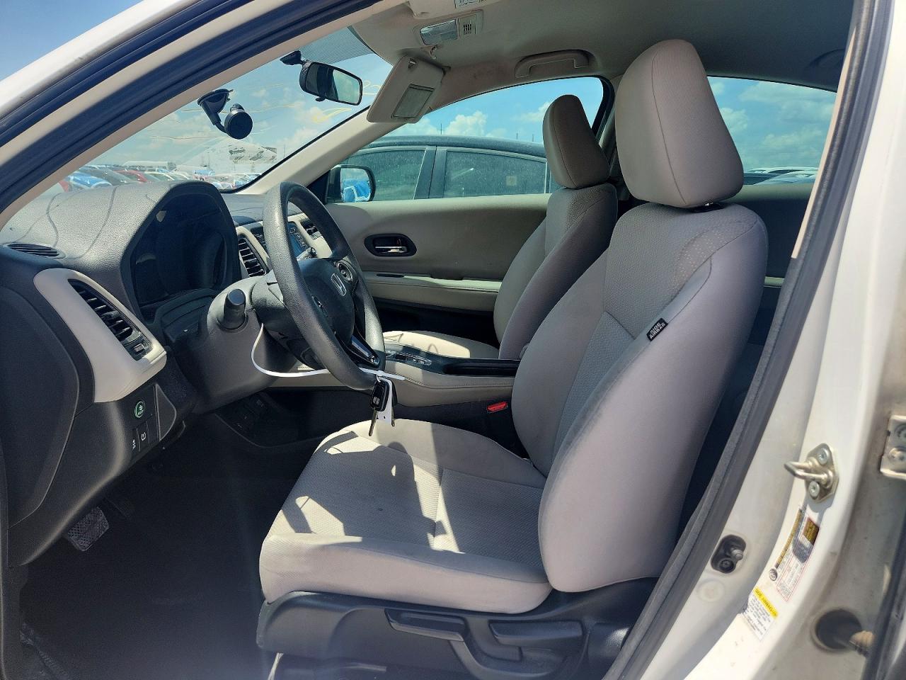 2016 HONDA HR-V LX photo 13