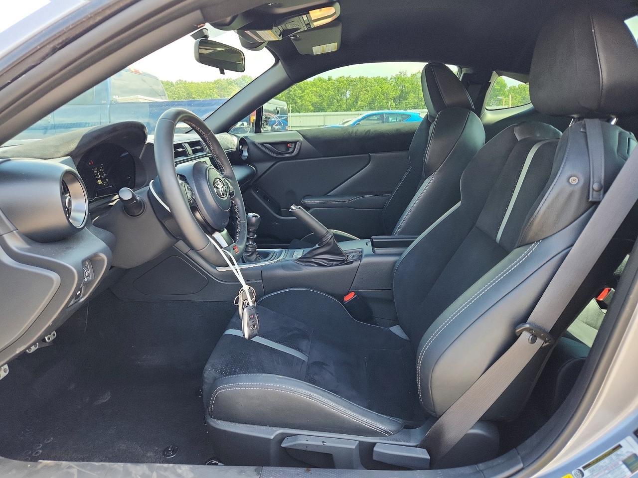 2025 TOYOTA GR 86 PREMIUM photo 19