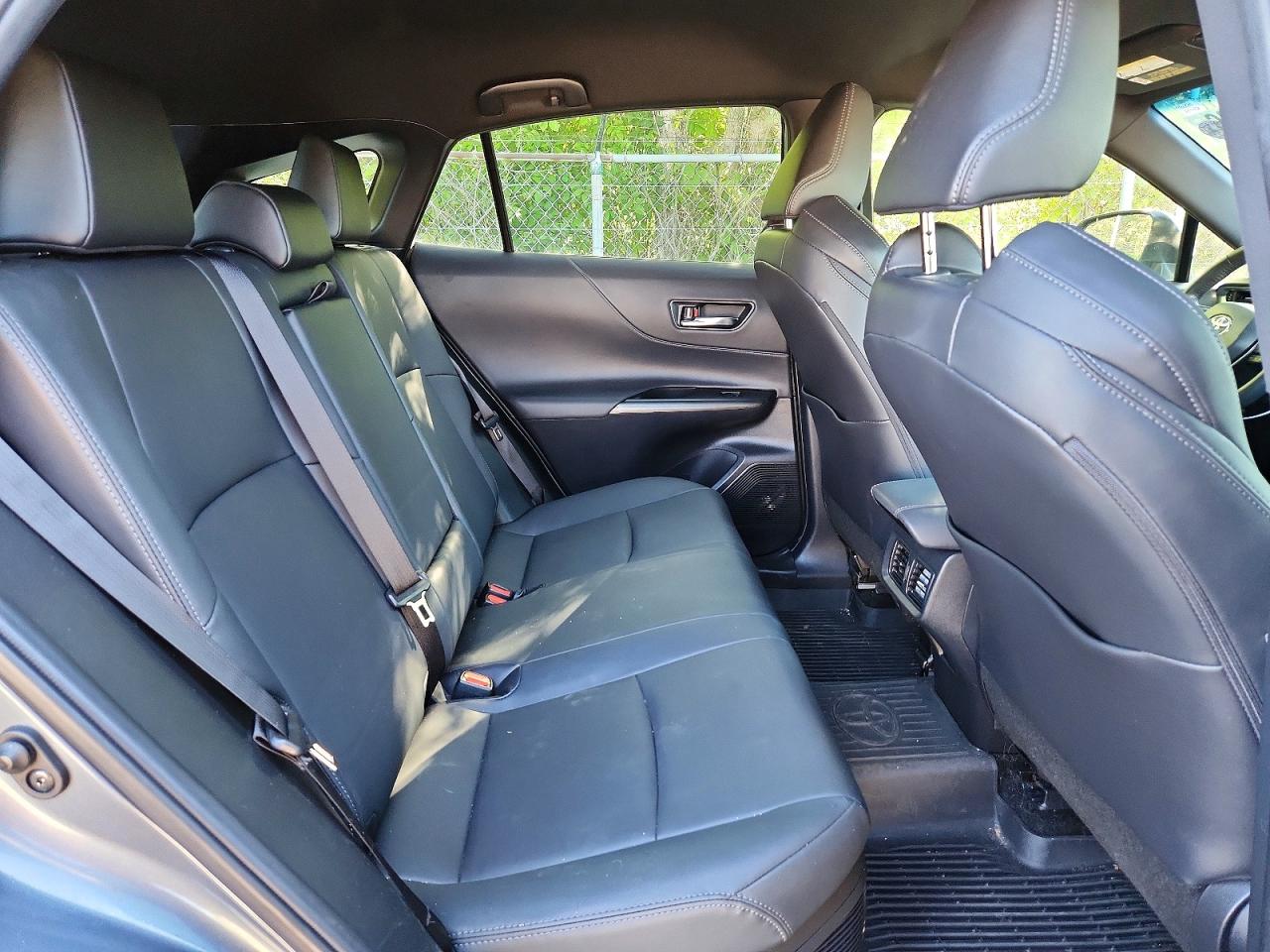 2022 TOYOTA VENZA XLE photo 11