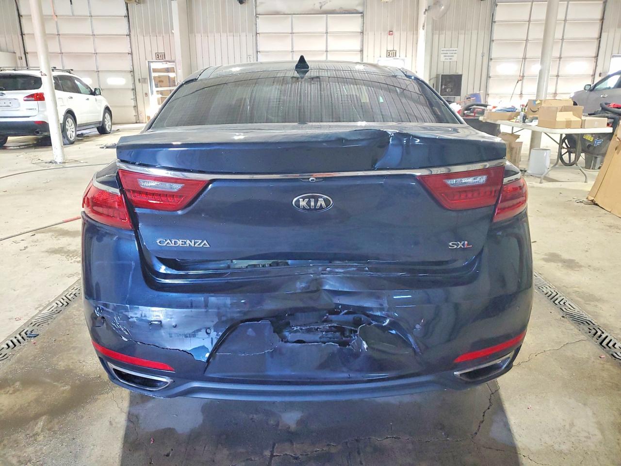2017 KIA CADENZA LIMITED photo 6