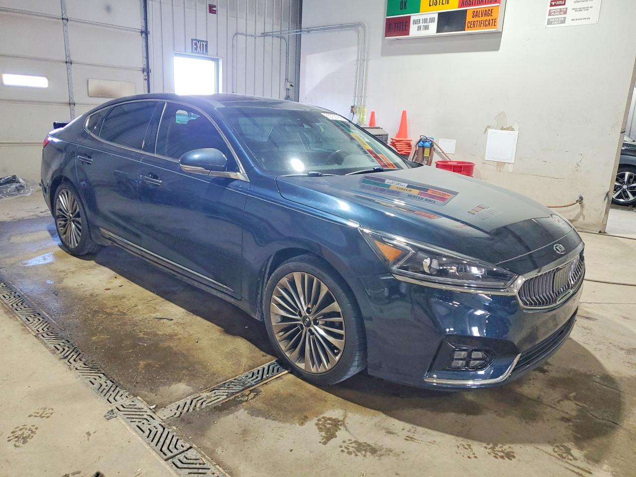 2017 KIA CADENZA LIMITED photo 4
