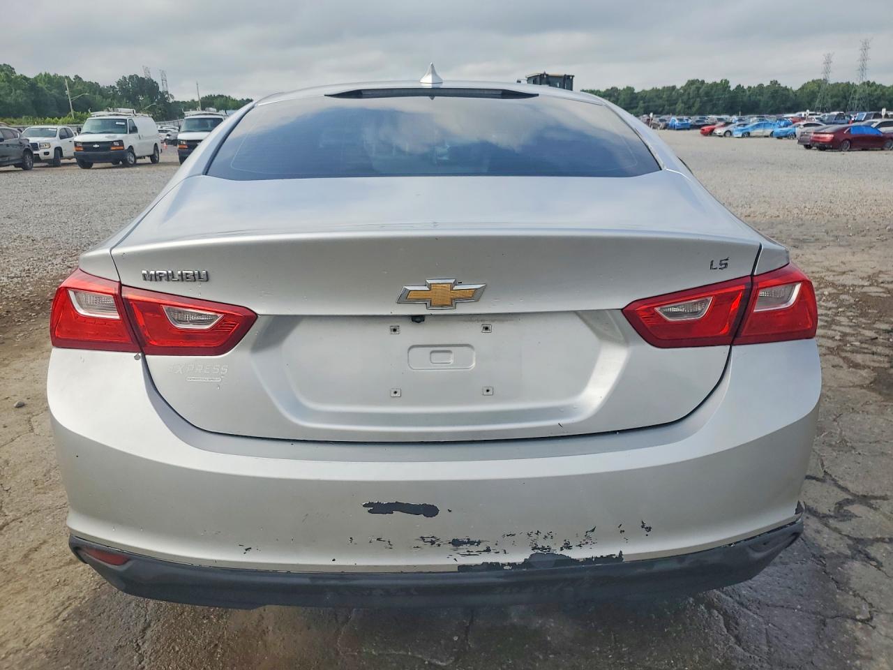 2017 CHEVROLET MALIBU LT photo 11