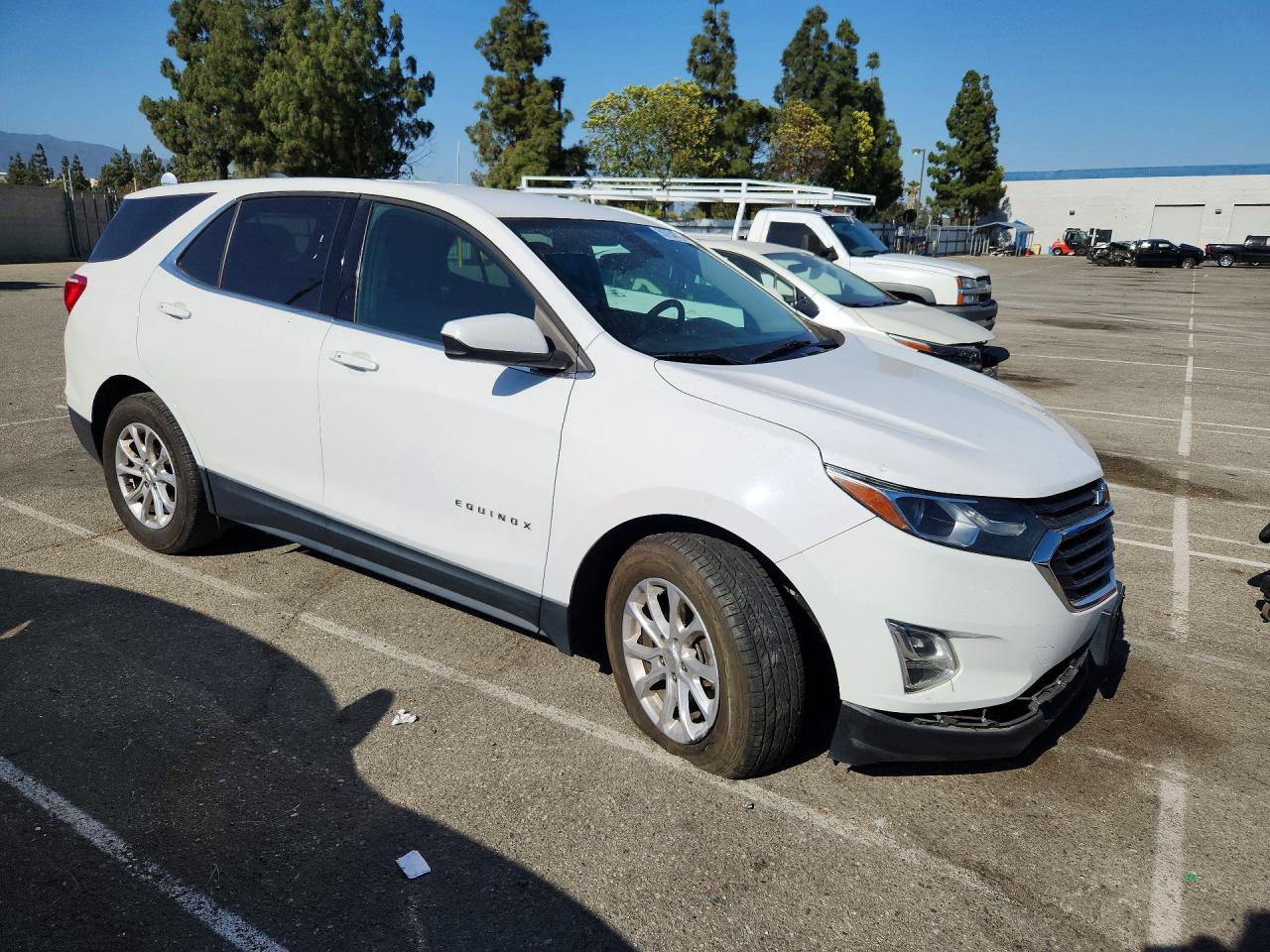 2019 CHEVROLET EQUINOX LT photo 4