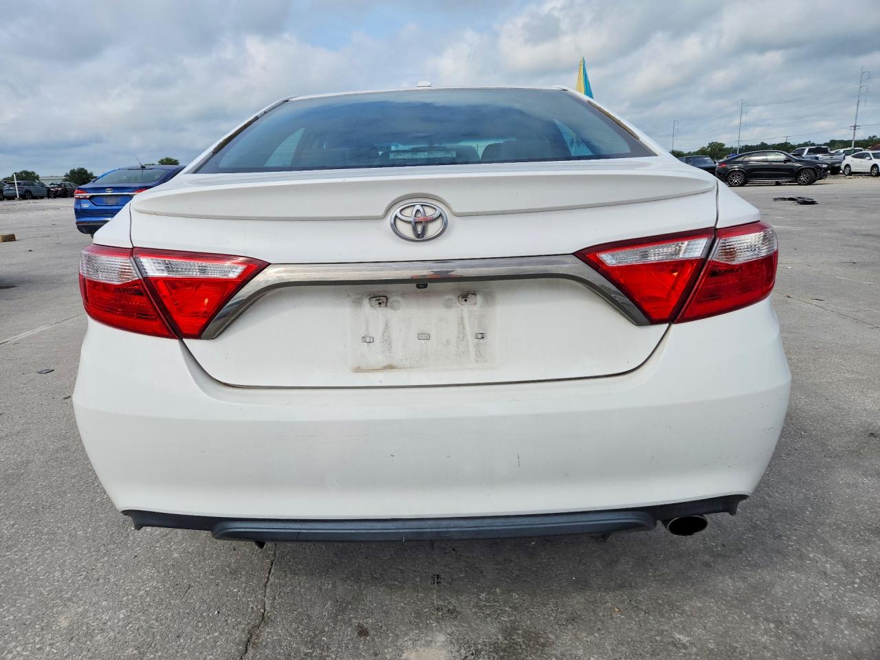 2015 TOYOTA CAMRY XSE photo 16