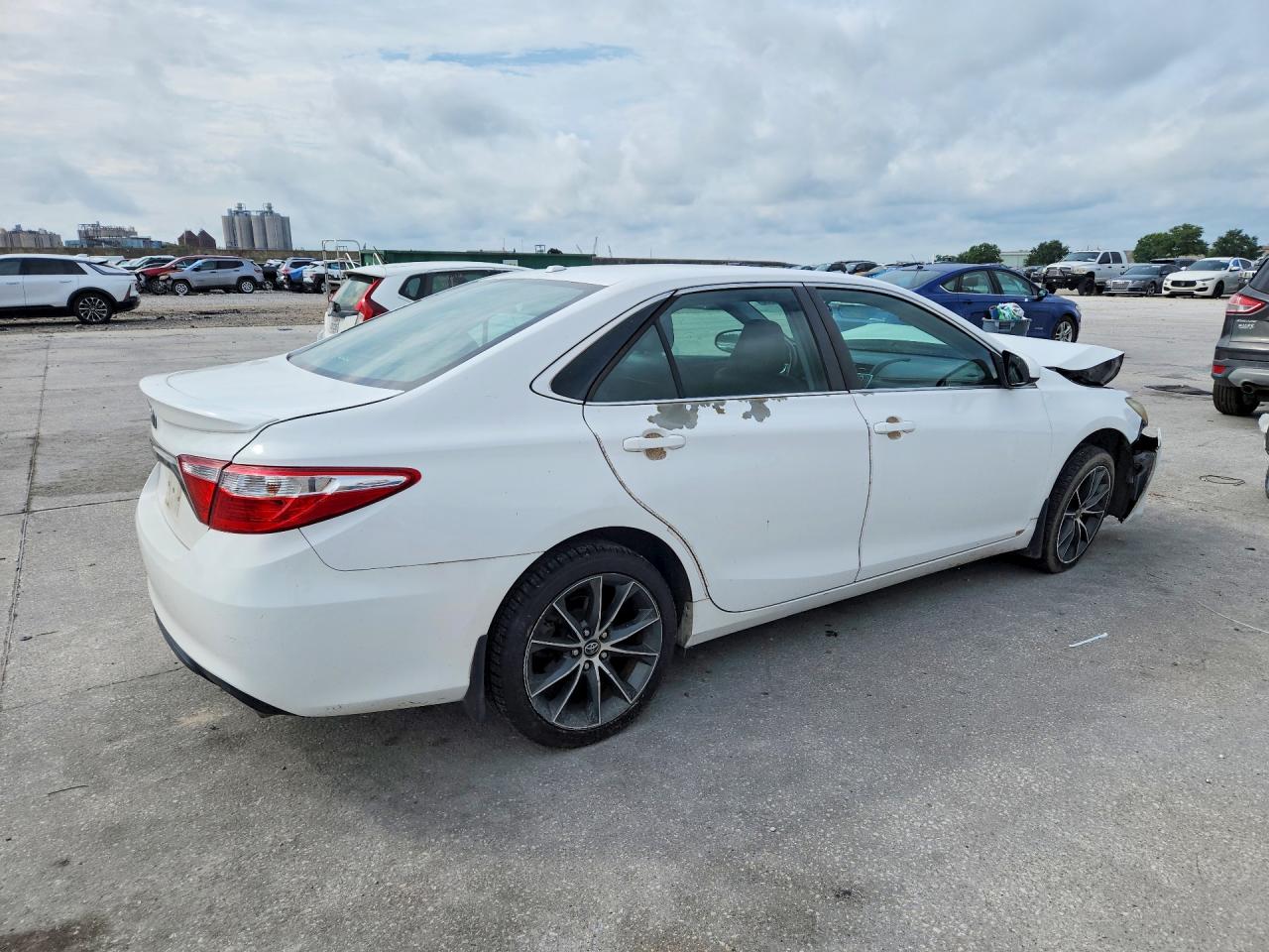 2015 TOYOTA CAMRY XSE photo 7