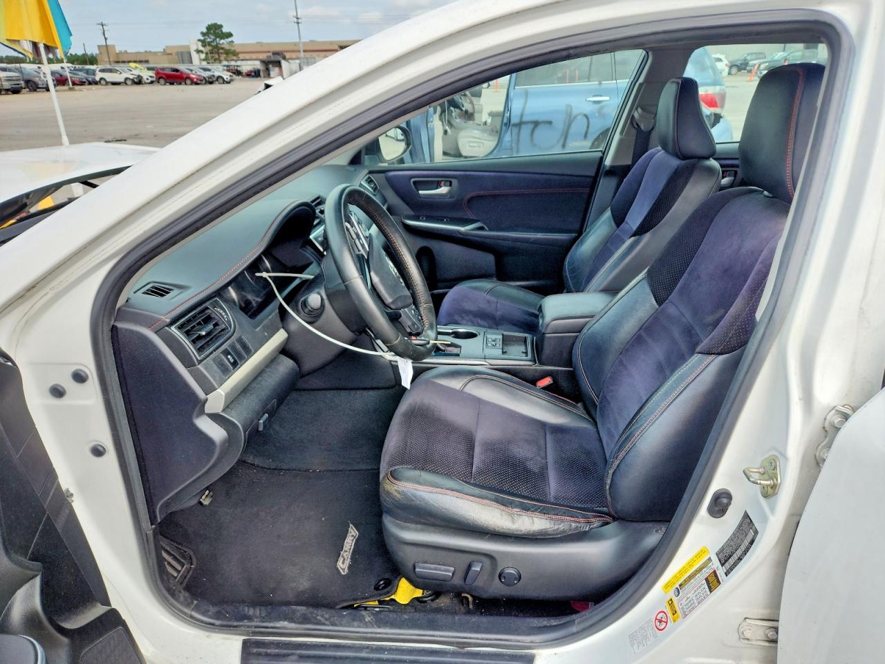 2015 TOYOTA CAMRY XSE photo 19