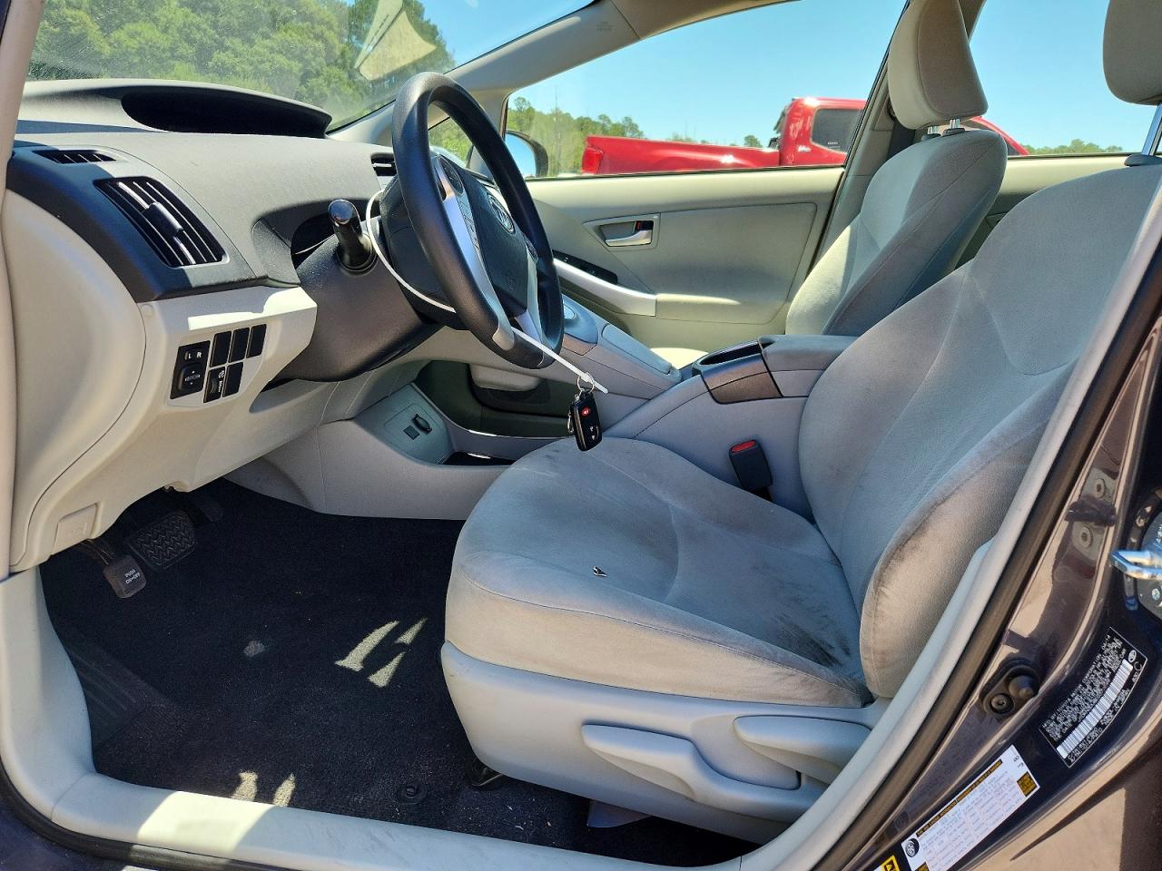 2014 TOYOTA PRIUS THREE photo 13