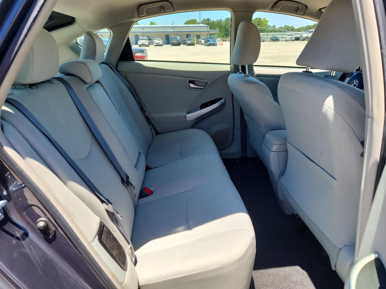 2014 TOYOTA PRIUS THREE photo 19