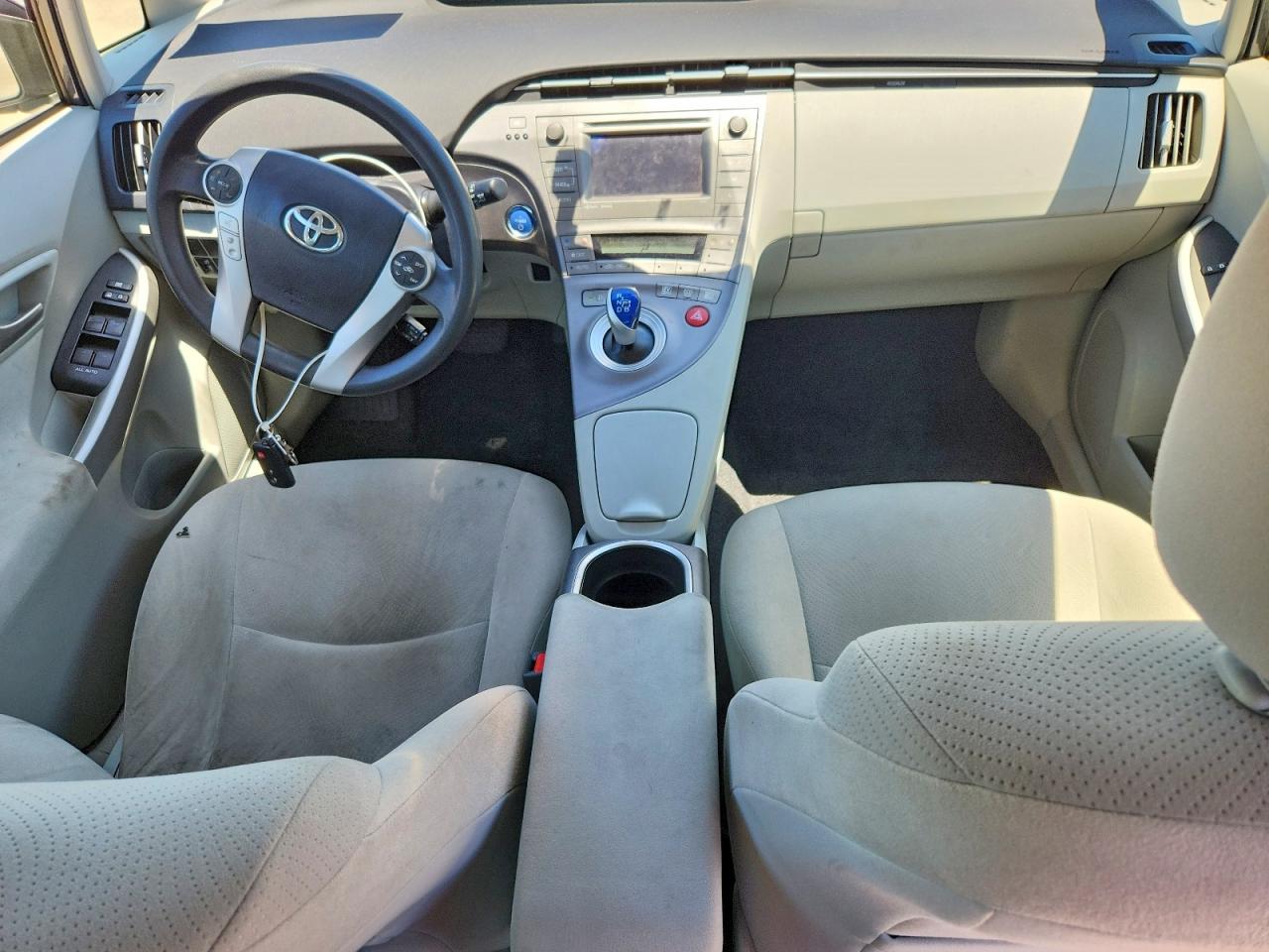 2014 TOYOTA PRIUS THREE photo 15