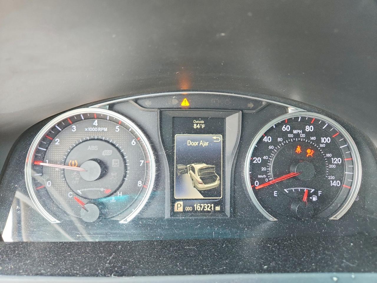 2015 TOYOTA CAMRY SE photo 17