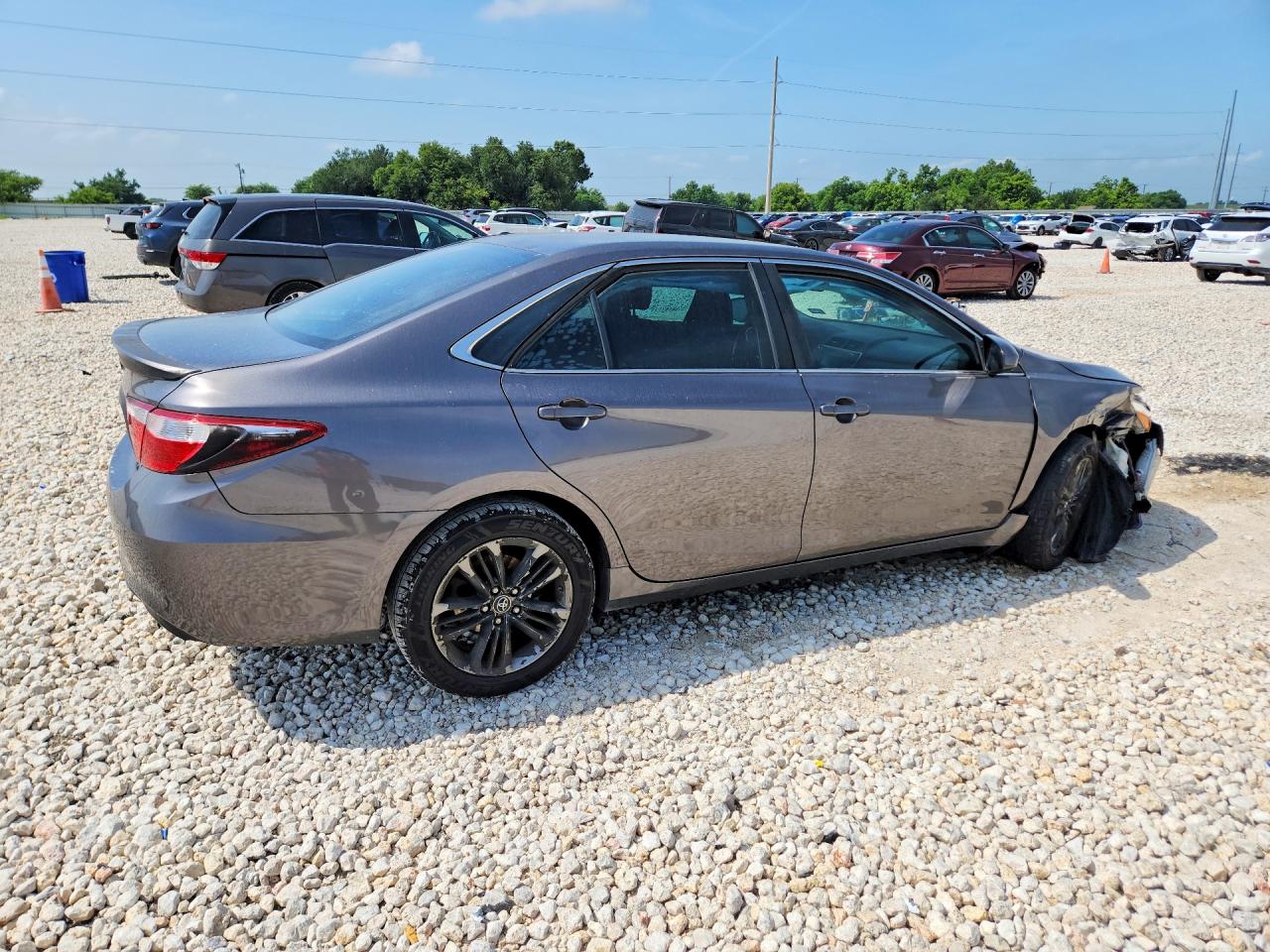 2015 TOYOTA CAMRY SE photo 5