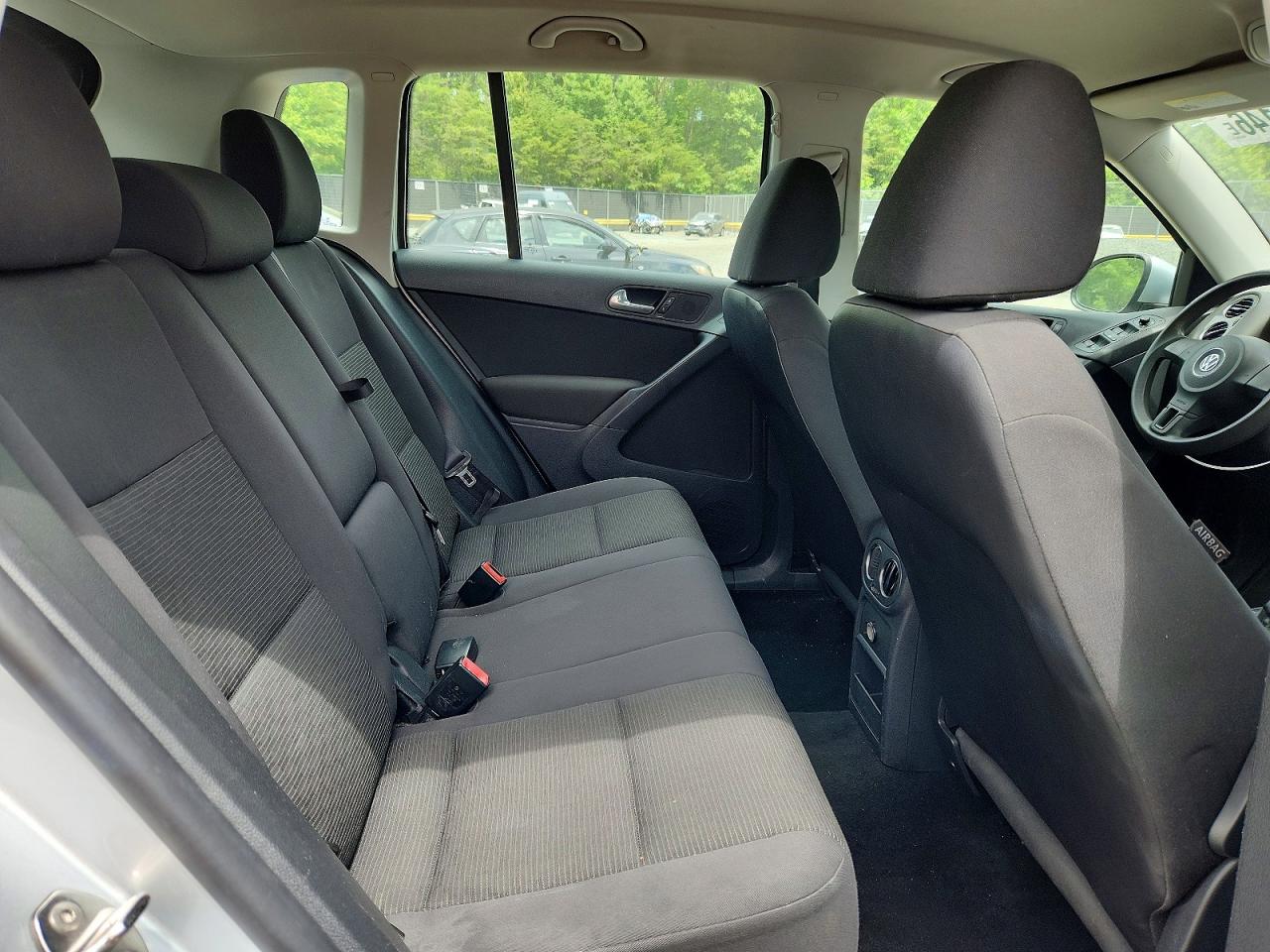 2012 VOLKSWAGEN TIGUAN S photo 21
