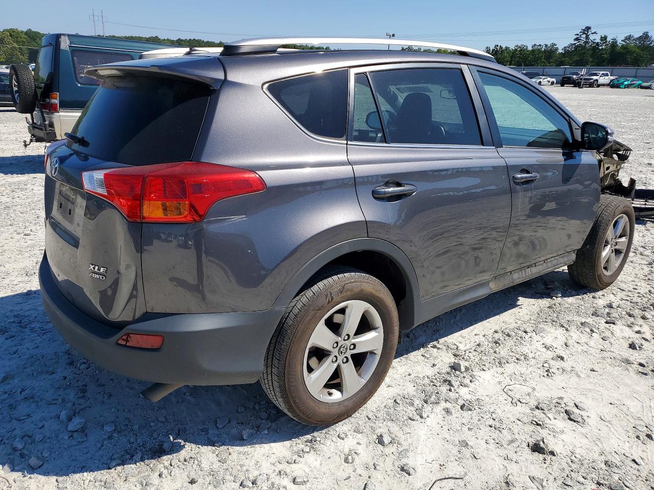 2015 TOYOTA RAV4 XLE photo 5