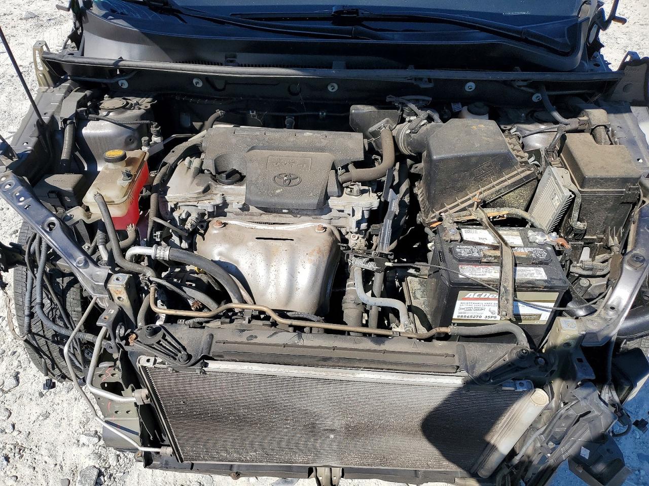 2015 TOYOTA RAV4 XLE photo 23