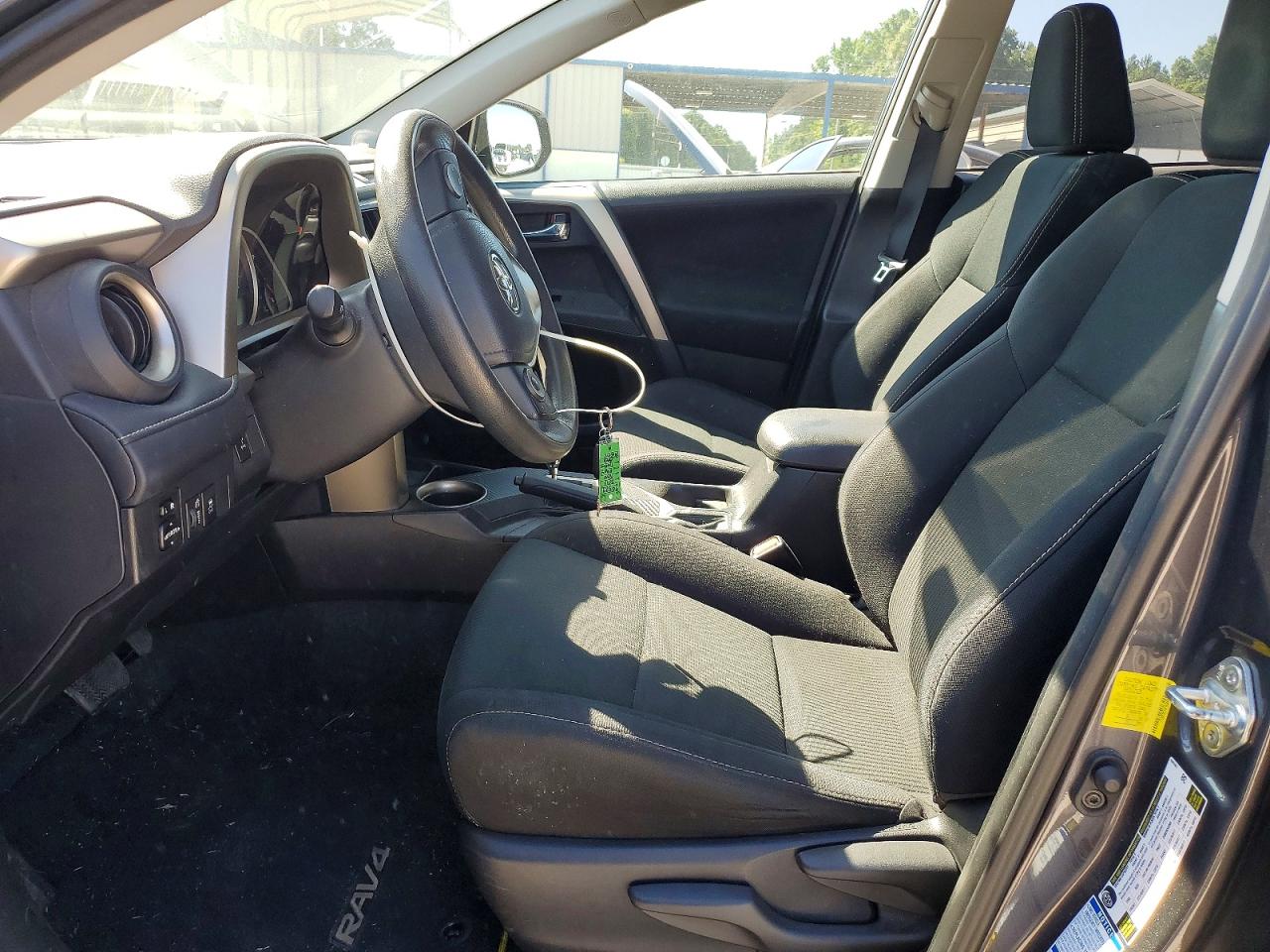 2015 TOYOTA RAV4 XLE photo 13