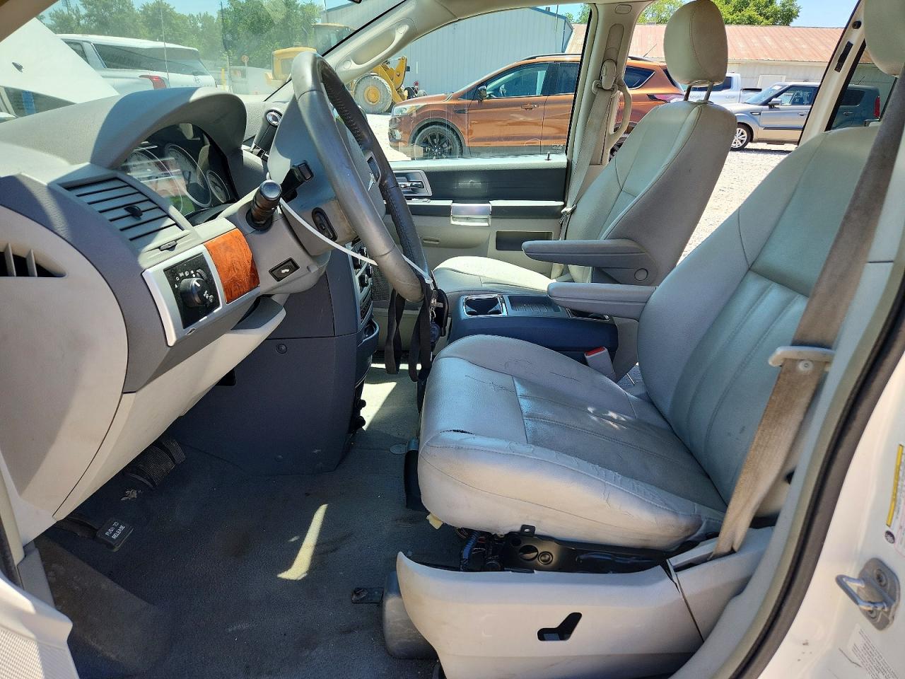 2008 CHRYSLER TOWN & COUNTRY TOURING photo 19