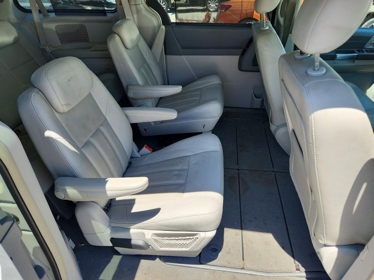 2008 CHRYSLER TOWN & COUNTRY TOURING photo 31