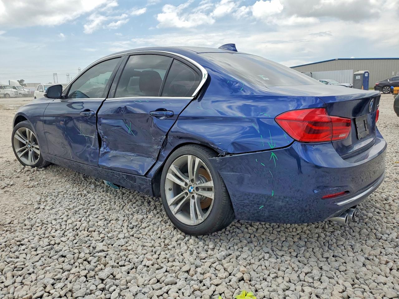 2017 BMW 330 I photo 4