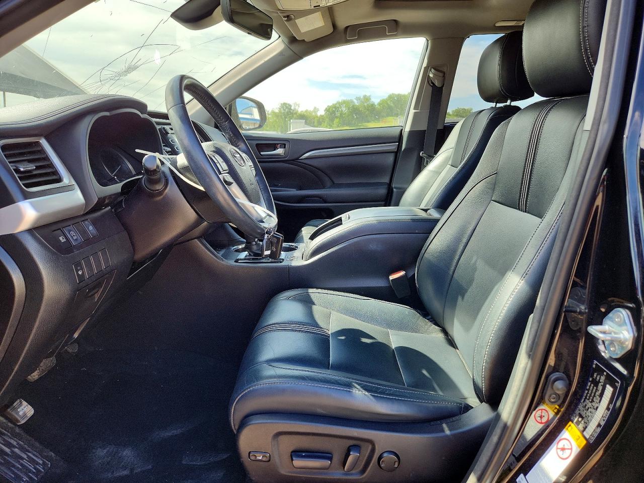 2018 TOYOTA HIGHLANDER SE photo 19