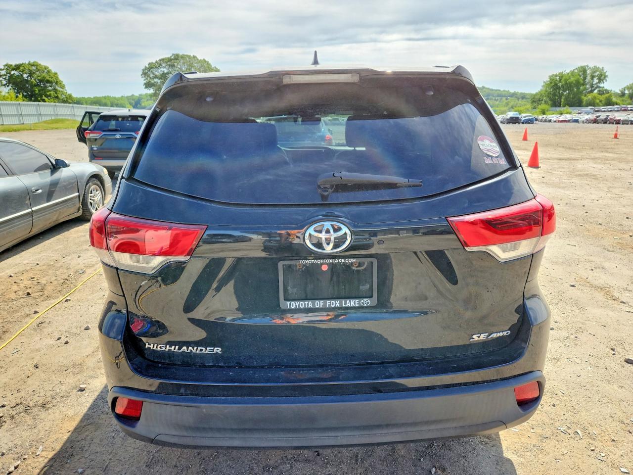 2018 TOYOTA HIGHLANDER SE photo 16