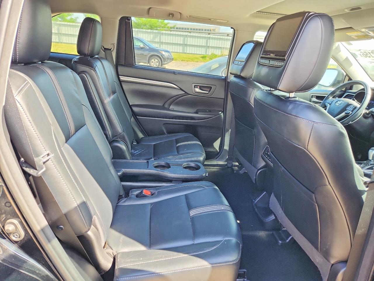 2018 TOYOTA HIGHLANDER SE photo 31