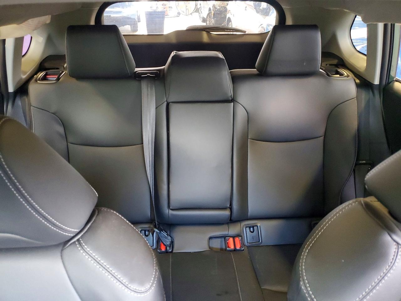 2025 TOYOTA COROLLA CROSS XLE photo 19