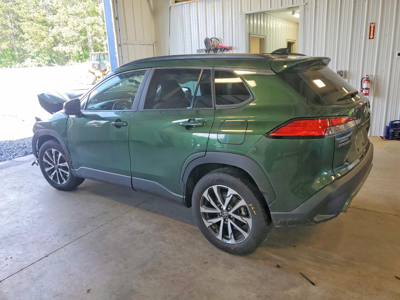 2025 TOYOTA COROLLA CROSS XLE photo 3