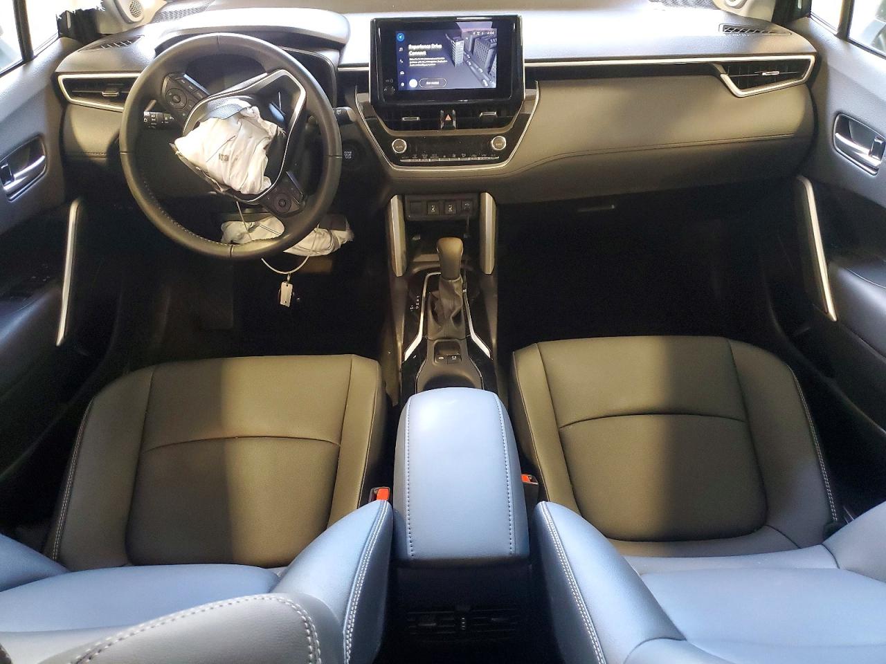 2025 TOYOTA COROLLA CROSS XLE photo 15