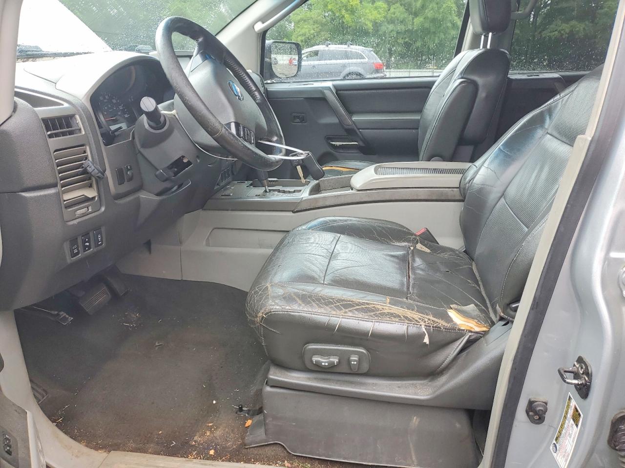 2004 NISSAN ARMADA SE photo 13