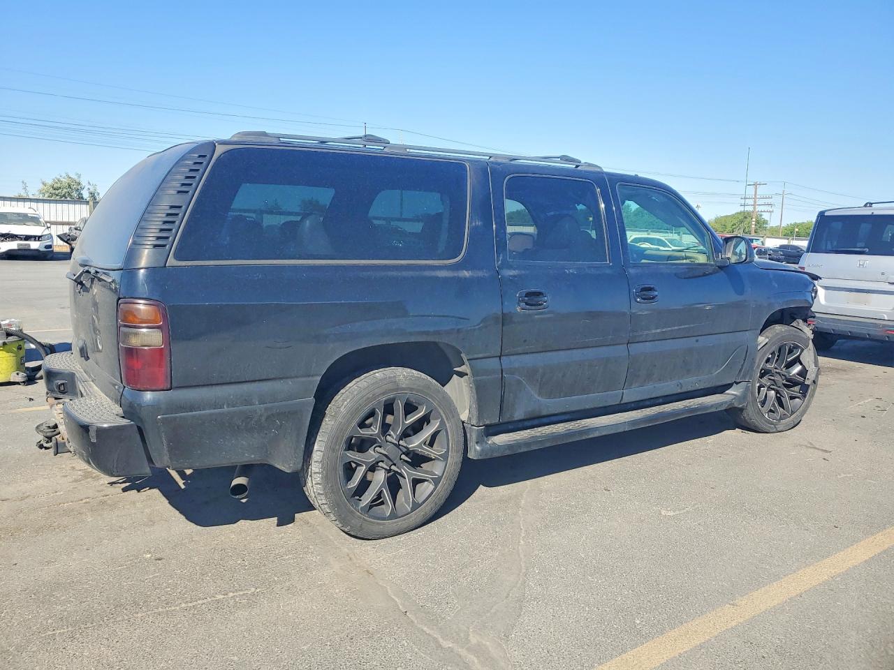 2003 GMC YUKON XL DENALI photo 5
