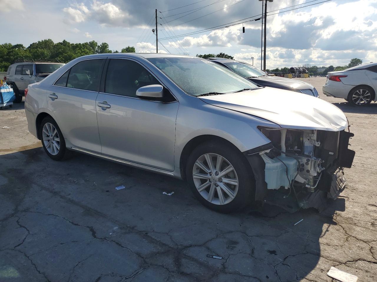 2013 TOYOTA CAMRY XLE photo 4