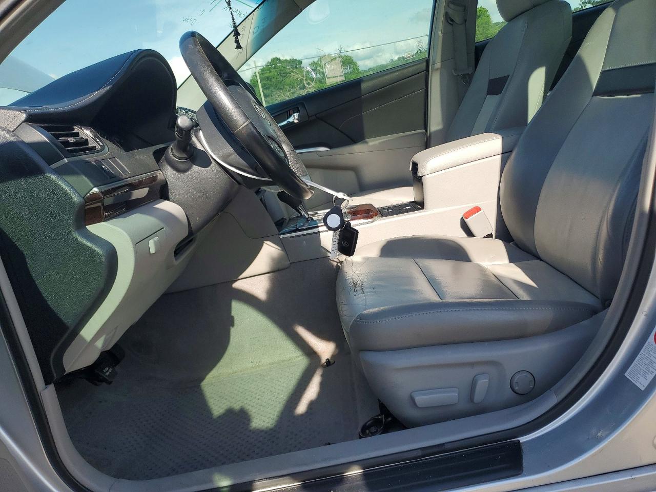 2013 TOYOTA CAMRY XLE photo 7