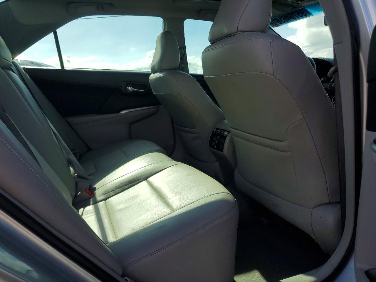 2013 TOYOTA CAMRY XLE photo 10