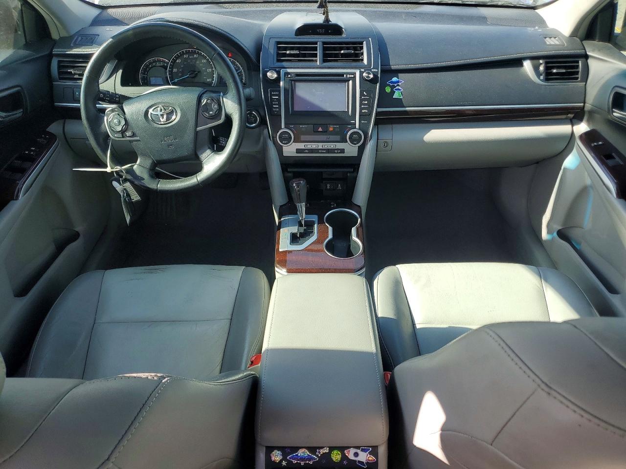 2013 TOYOTA CAMRY XLE photo 8