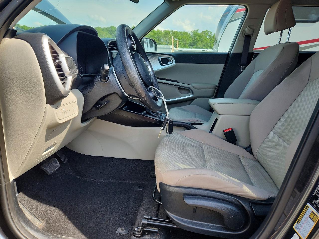 2022 KIA SOUL LX photo 13
