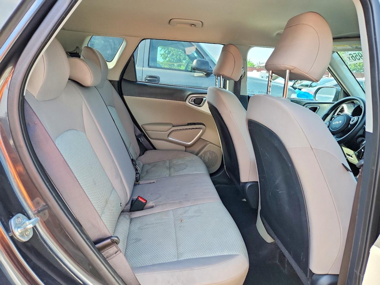 2022 KIA SOUL LX photo 21