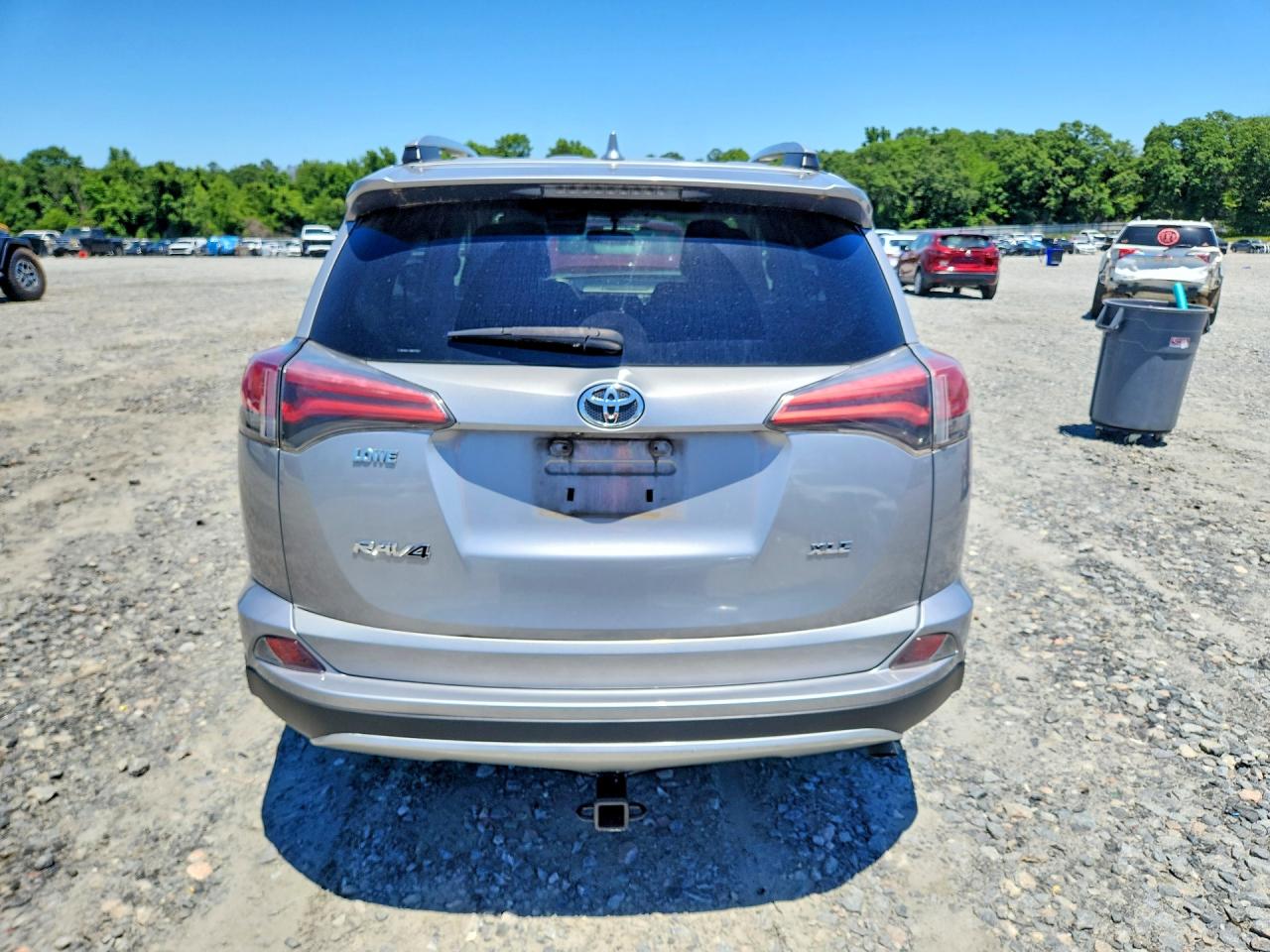 2016 TOYOTA RAV4 XLE photo 11