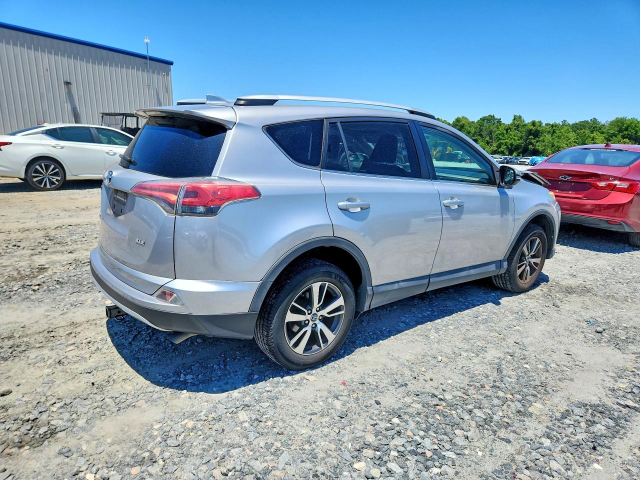 2016 TOYOTA RAV4 XLE photo 5