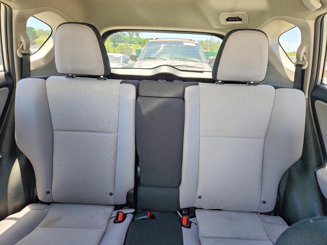 2016 TOYOTA RAV4 XLE photo 19