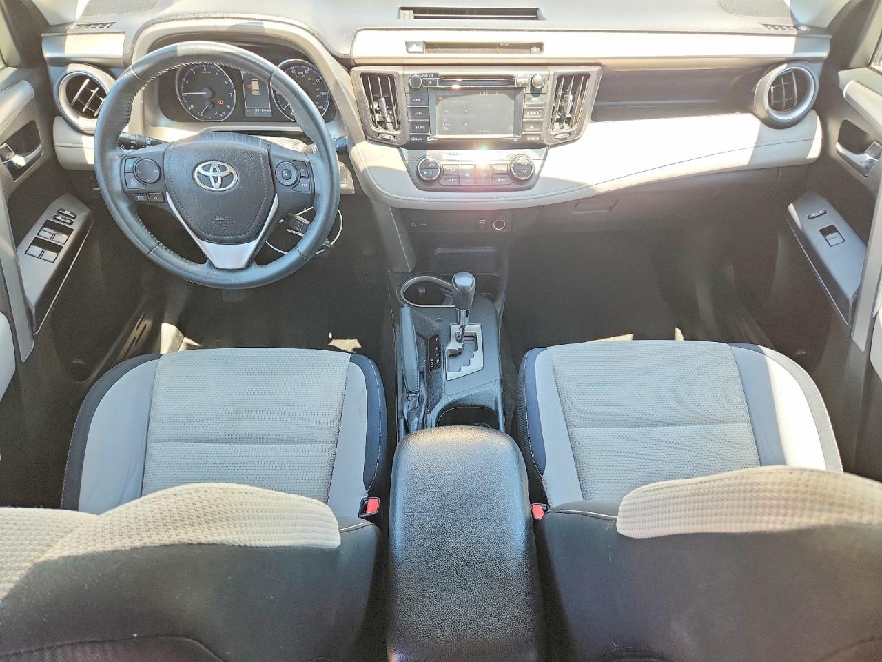 2016 TOYOTA RAV4 XLE photo 15