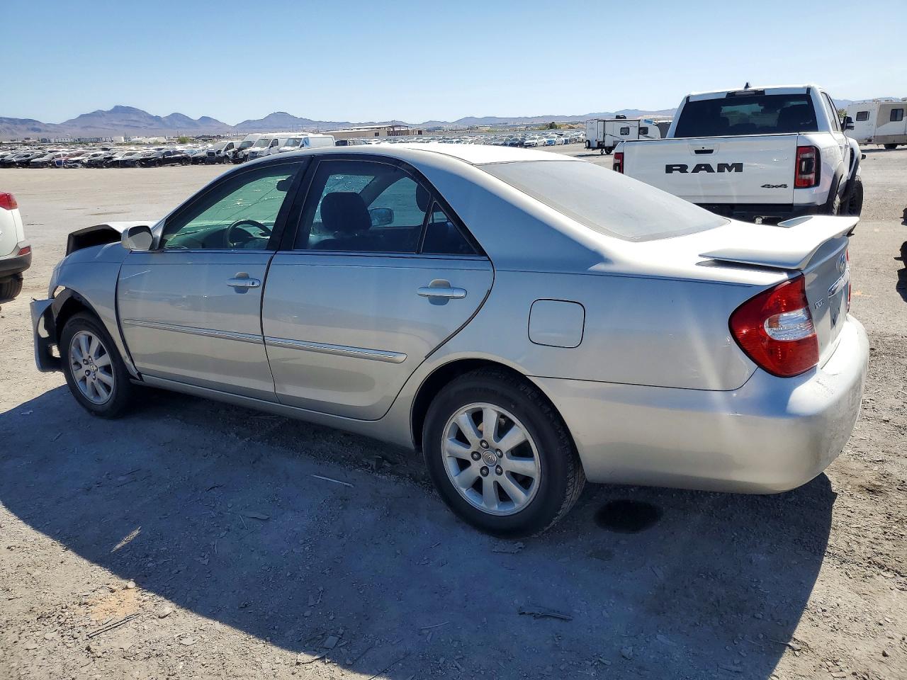 2004 TOYOTA CAMRY XLE V6 photo 4