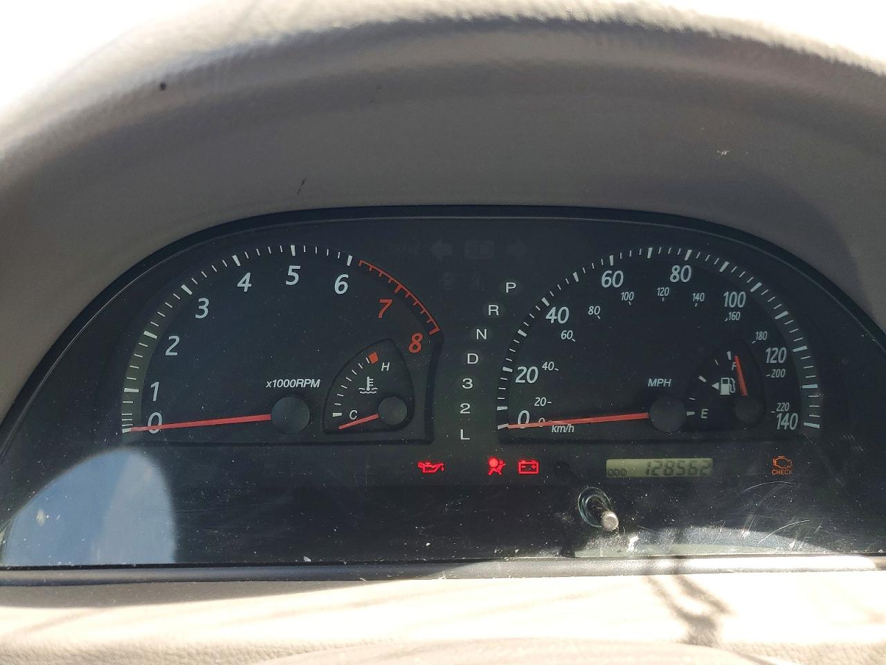 2004 TOYOTA CAMRY XLE V6 photo 25