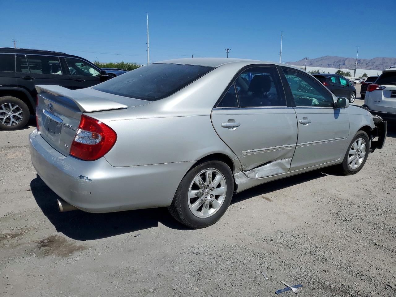 2004 TOYOTA CAMRY XLE V6 photo 7