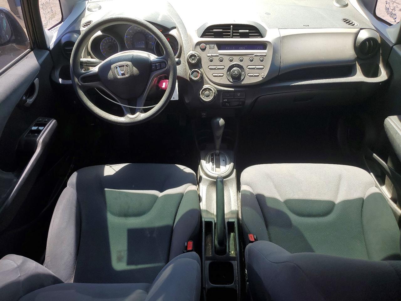 2011 HONDA FIT photo 8
