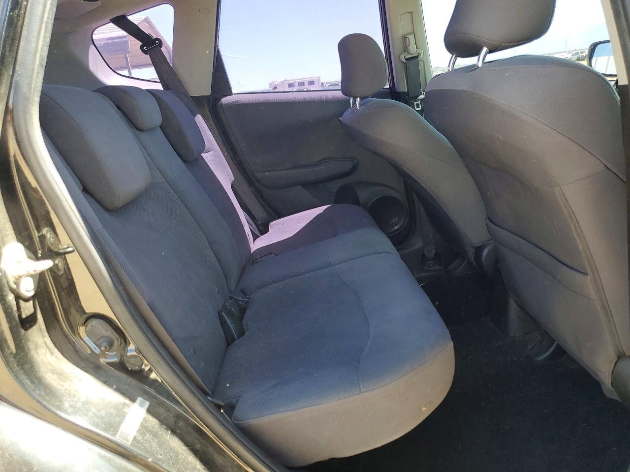 2011 HONDA FIT photo 10