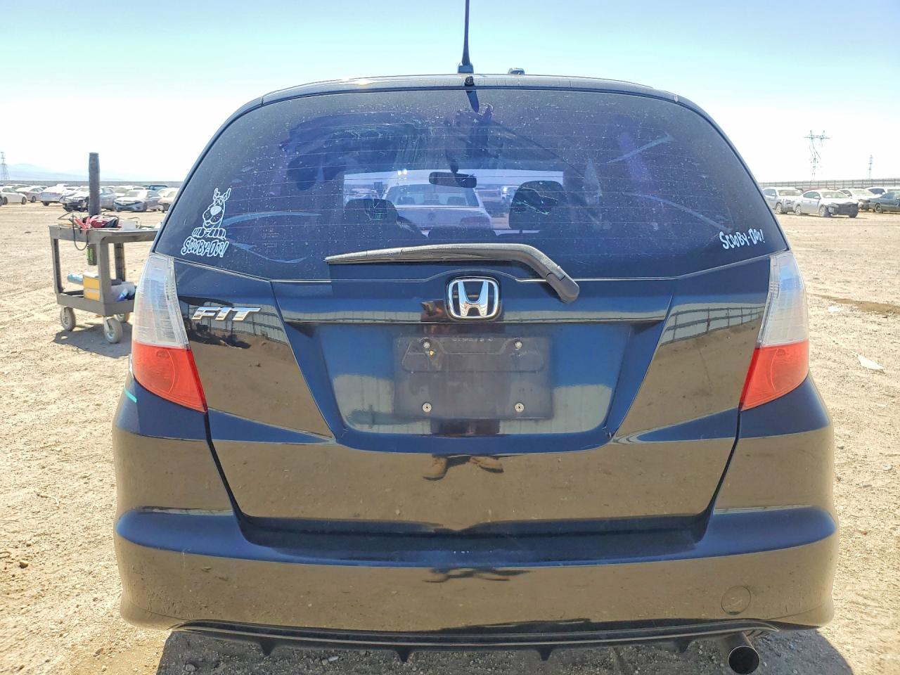 2011 HONDA FIT photo 6